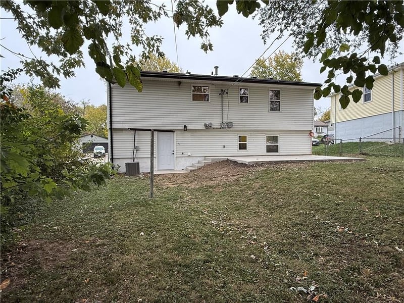 4924 Smalley Ave, Kansas City, MO 64119