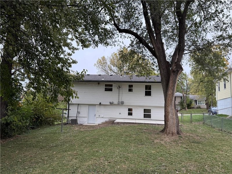 4924 Smalley Ave, Kansas City, MO 64119