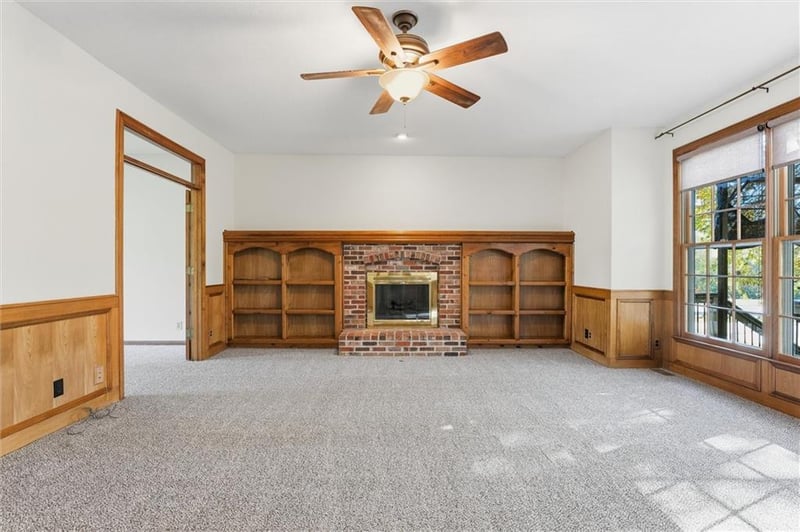 5501 155th St, Overland Park, KS 66223