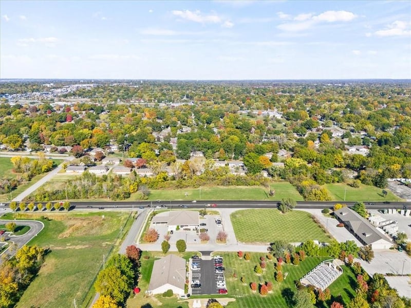 15022 Us 40 Hw, Kansas City, MO 64136