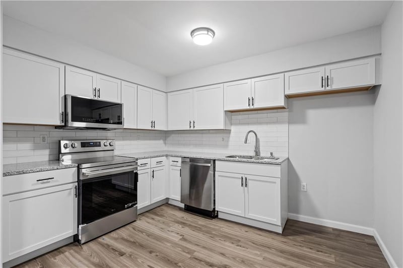 6924 Hunter St, Raytown, MO 64133