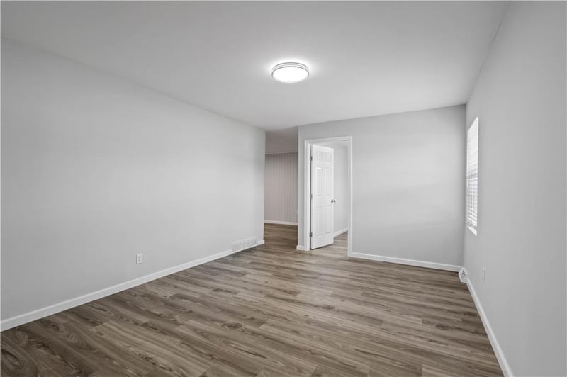 6924 Hunter St, Raytown, MO 64133