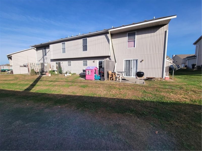 10620-10626 Locust Ct, Kansas City, MO 64155