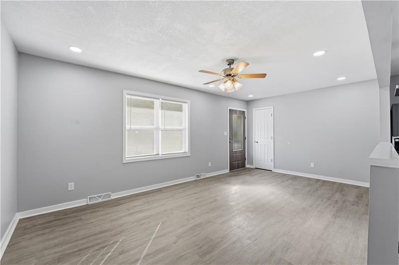 3212 Walnut Rd, Kansas City, MO 64117