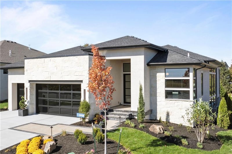 3256 133rd Ter, Leawood, KS 66209