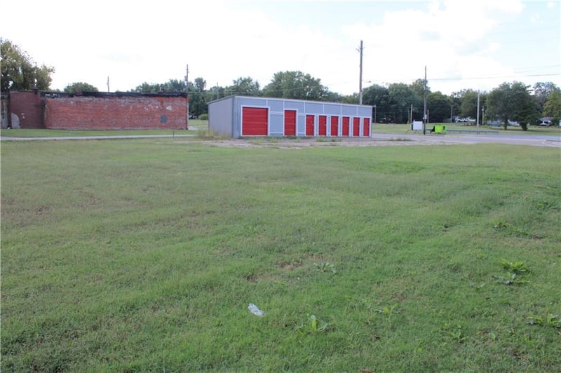 212 S Military St, Mulberry, KS 66756