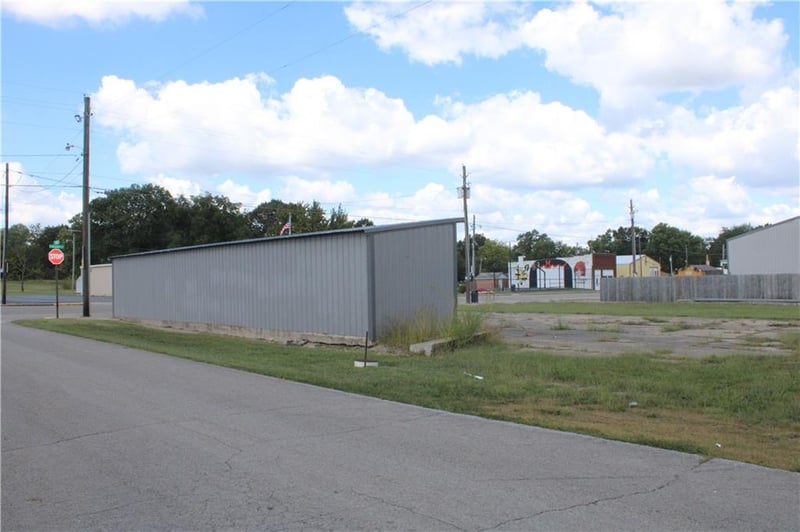 212 S Military St, Mulberry, KS 66756