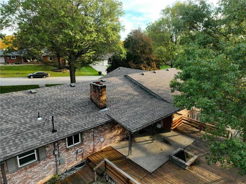402 Minnetare Ln, Hiawatha, KS 66434