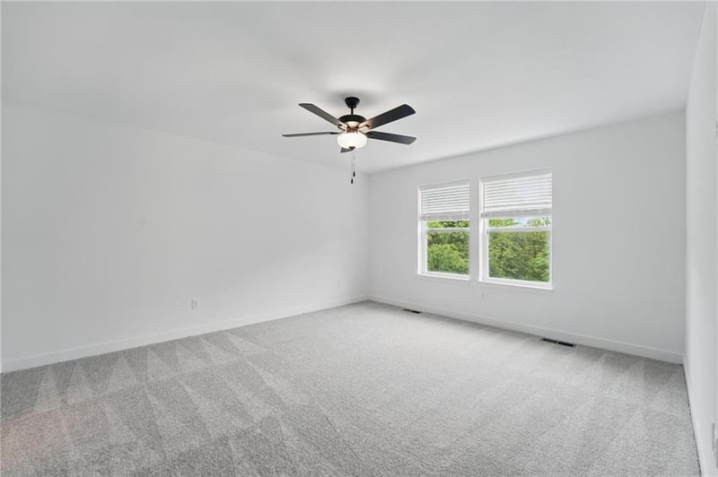 305 Amara Dr, Blue Springs, MO 64014
