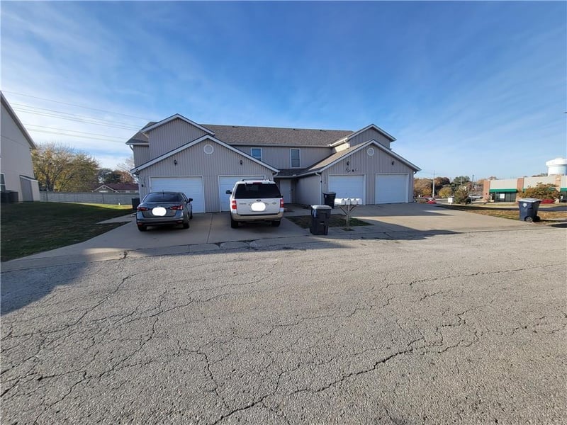 10630-10636 Locust Ct, Kansas City, MO 64155