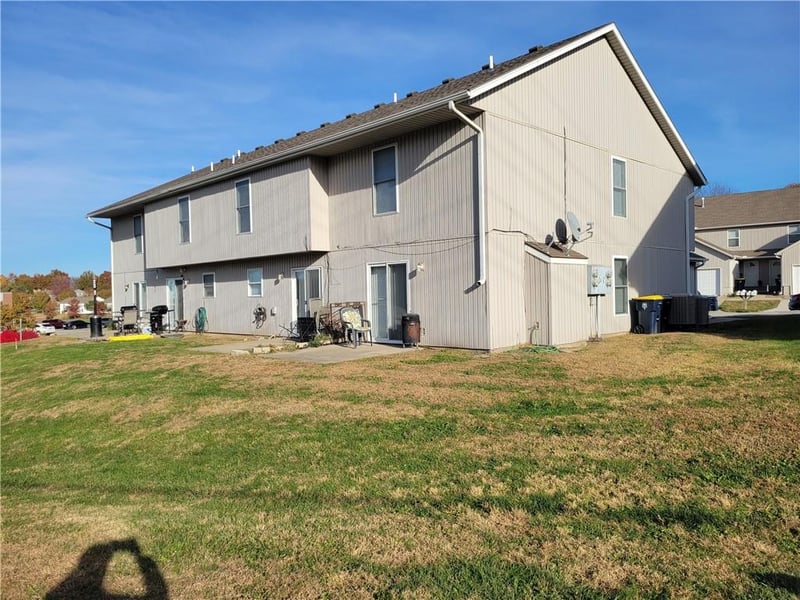 10630-10636 Locust Ct, Kansas City, MO 64155