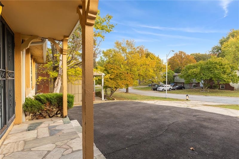 4300 104th St, Kansas City, MO 64137