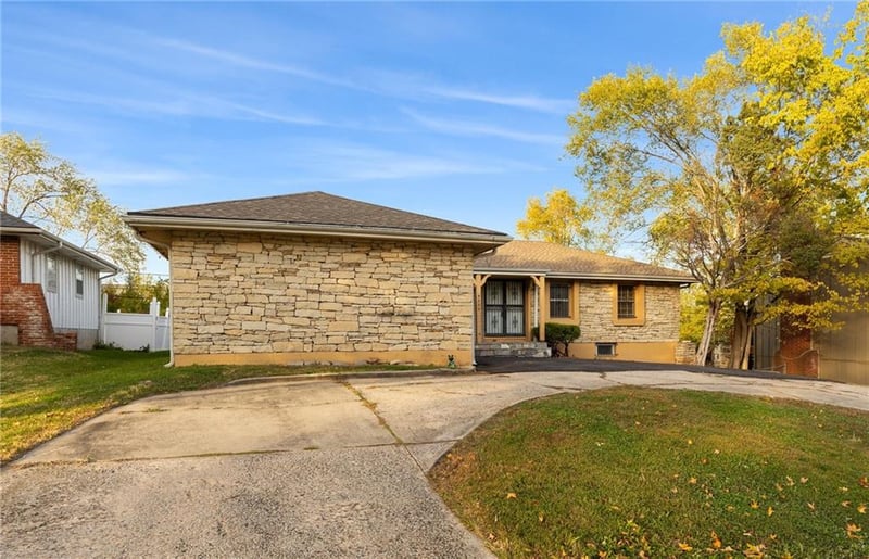 4300 104th St, Kansas City, MO 64137