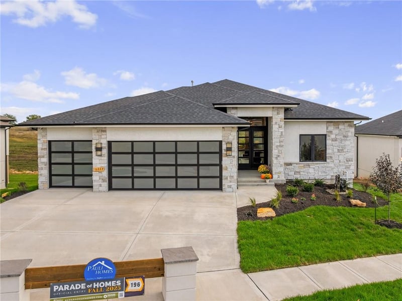 11227 Sunray Dr, Olathe, KS 66061