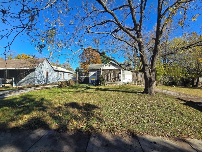 8315 Brooklyn Ave, Kansas City, MO 64132
