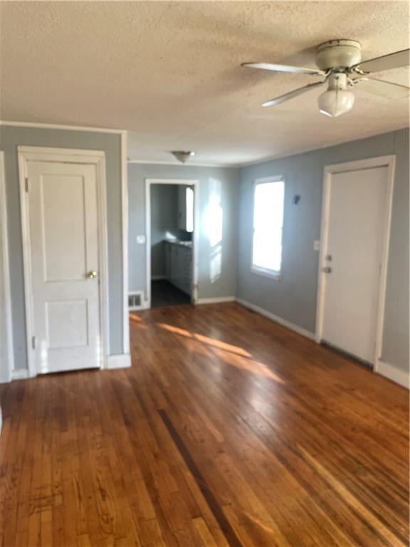 3870 61 St, Kansas City, MO 64130