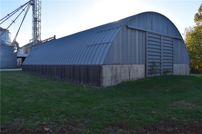 N Valleybrook St, Burlington Jct, MO 64428