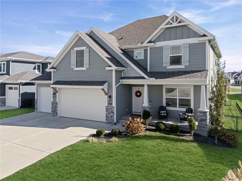 7613 N Tullis Ave, Kansas City, MO 64158