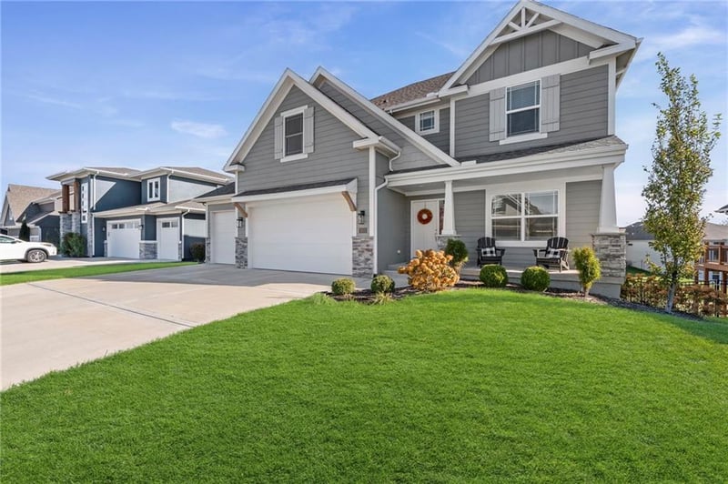 7613 N Tullis Ave, Kansas City, MO 64158