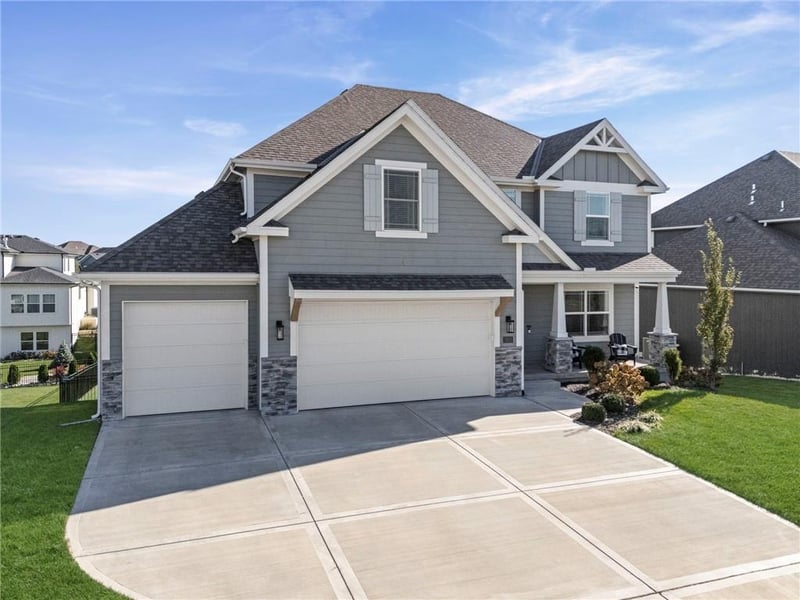 7613 N Tullis Ave, Kansas City, MO 64158