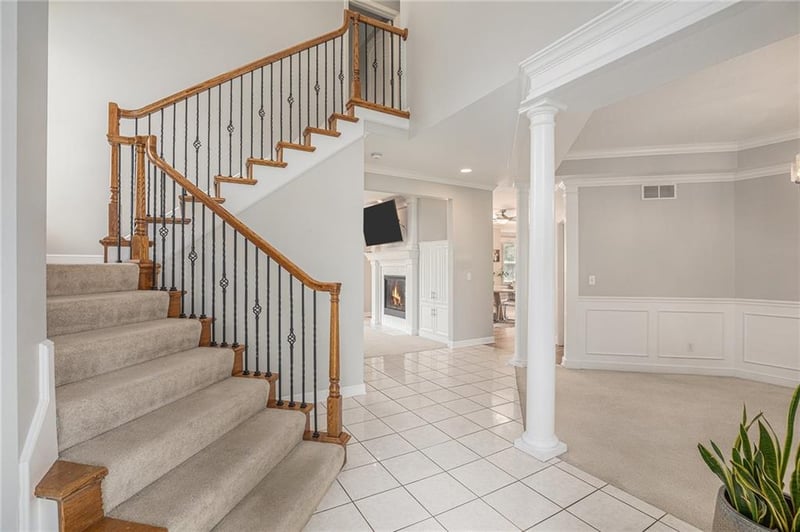 416 SE Stillwater Ct, Lee's Summit, MO 64063