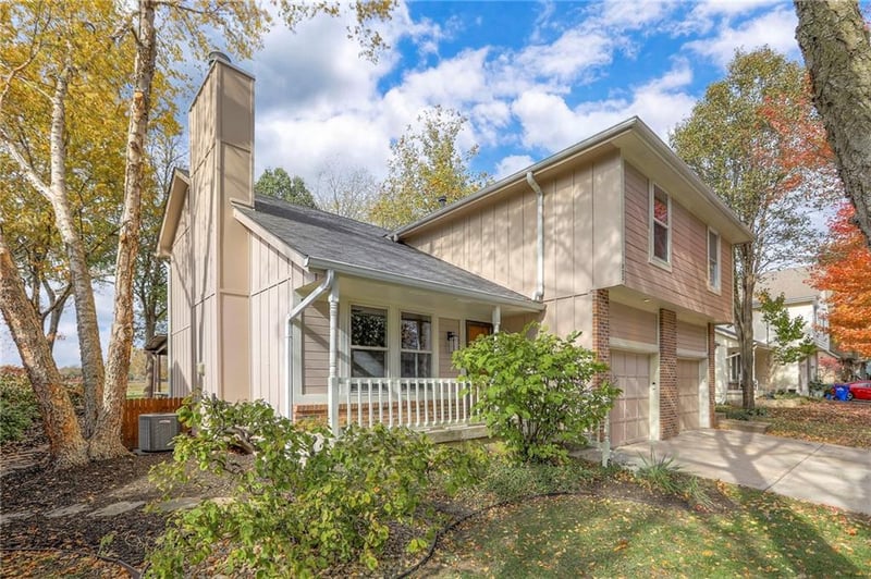 11822 Oakmont St, Overland Park, KS 66210