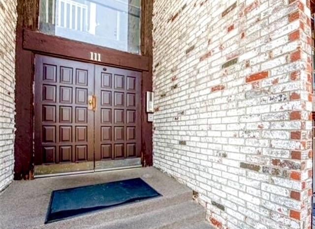 111 50th St #B, Kansas City, MO 64112