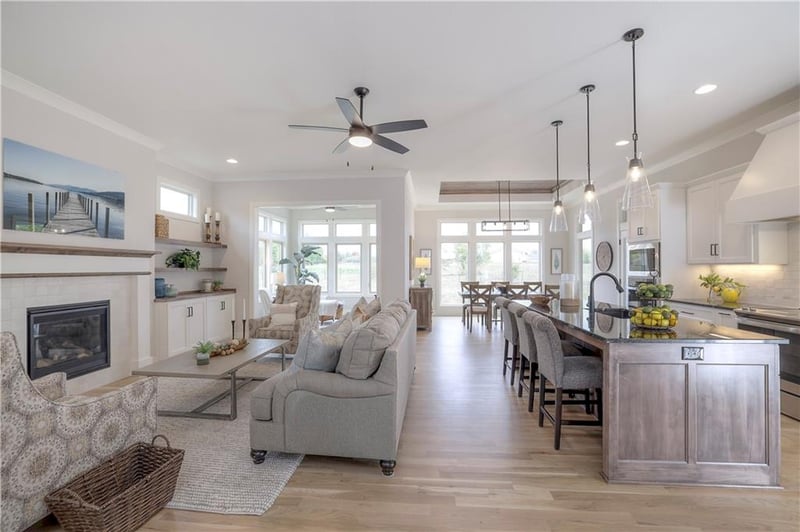 13853 Westgate St, Overland Park, KS 66221