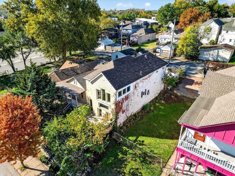 2128 Summit St, Kansas City, MO 64108