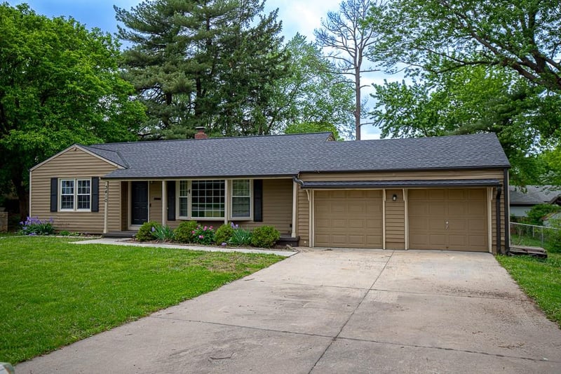 3410 Blue Ridge Blvd, Independence, MO 64052
