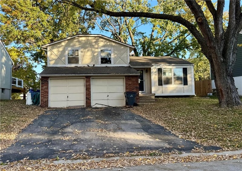 12533 Locust St, Olathe, KS 66062