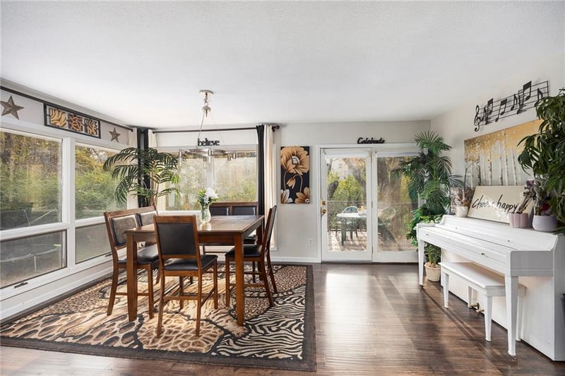 901 109th Ter, Kansas City, MO 64131