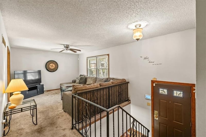 9033 90th Ter, Kansas City, MO 64138