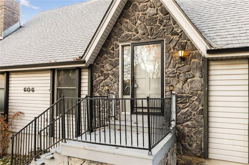 606 115th St, Kansas City, MO 64155