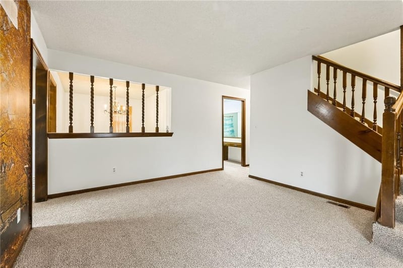 606 115th St, Kansas City, MO 64155