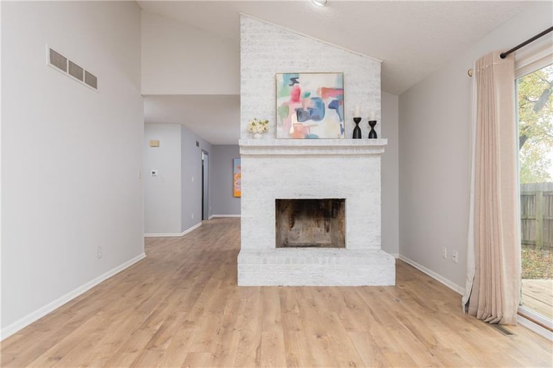 9604 Nieman Pl, Overland Park, KS 66214