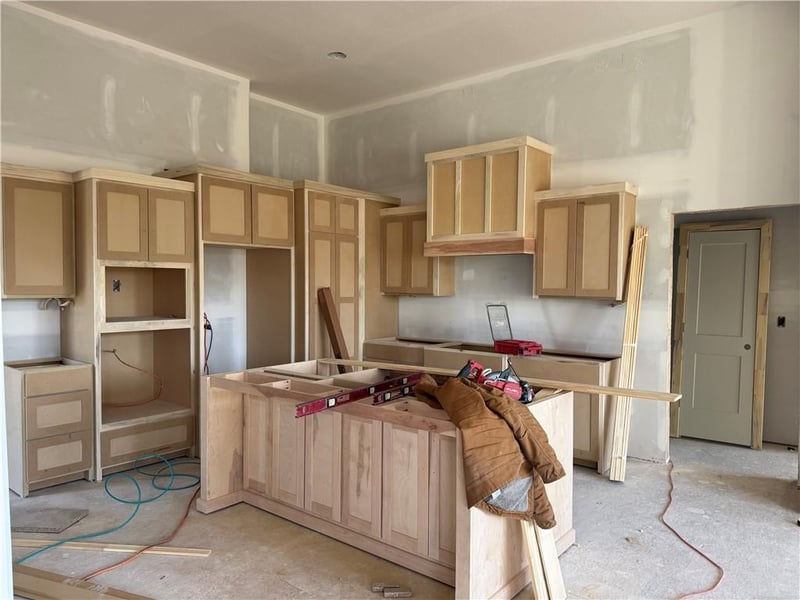 18508 Mohawk Ln, Overland Park, KS 66085