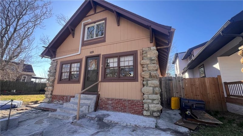 522 Kensington Ave, Kansas City, MO 64124