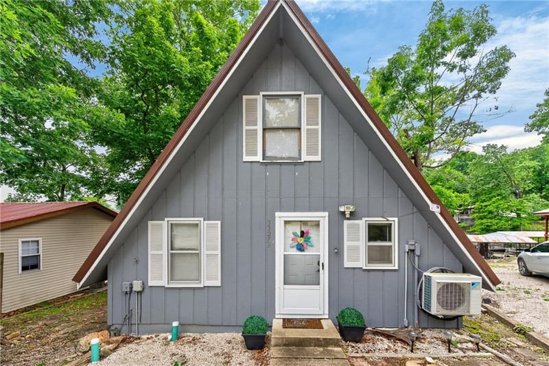 33272 Swim Beach Rd, Stover, MO 65078