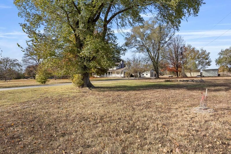 2139 Jayhawk Rd, Fort Scott, KS 66701