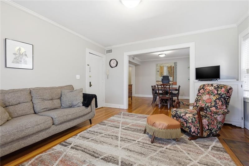 311 43rd St #2W, Kansas City, MO 64111