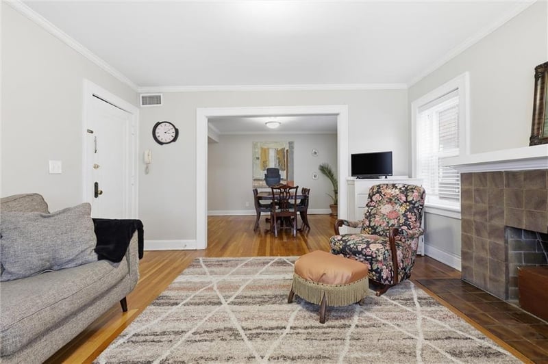 311 43rd St #2W, Kansas City, MO 64111