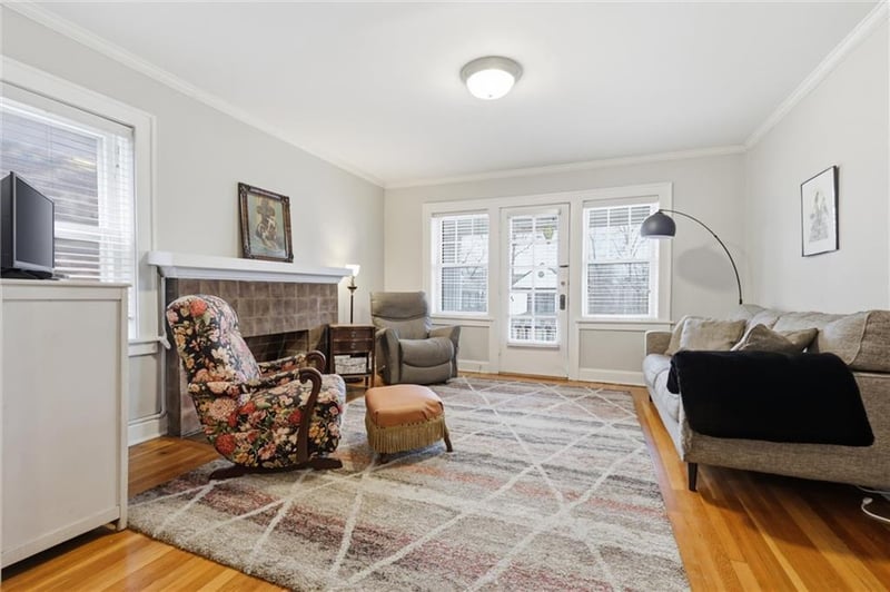 311 43rd St #2W, Kansas City, MO 64111