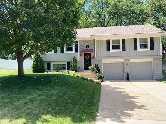 10590 Bradshaw St, Overland Park, KS 66215
