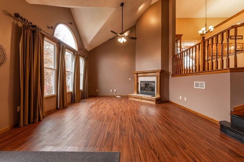 10135 Tracy Ave, Kansas City, MO 64155