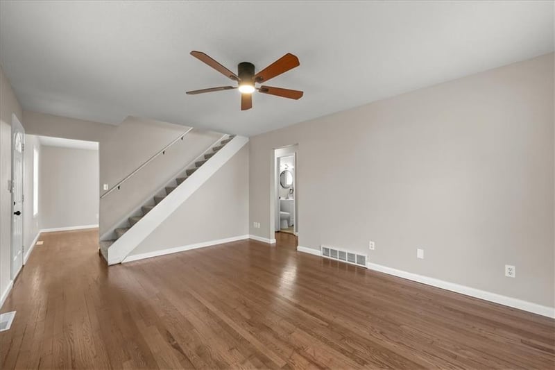 7504 49th St, Kansas City, MO 64129