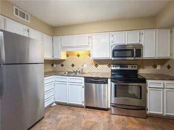 3602 Gillham Dr #11, Kansas City, MO 64111