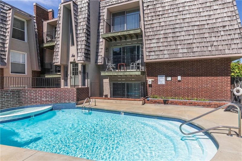 3602 Gillham Dr, Kansas City, MO 64111