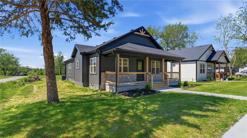 227 Mill St, Osawatomie, KS 66064
