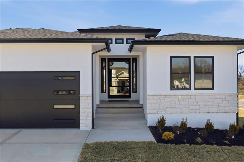 4701 Claude Ct, Blue Springs, MO 64014